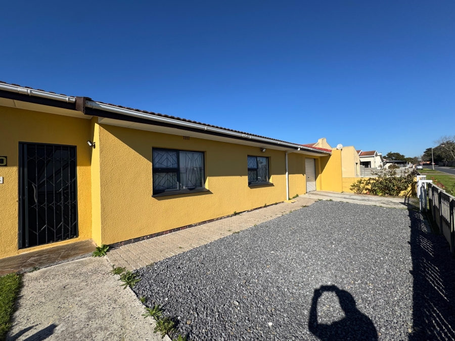 3 Bedroom Property for Sale in Forest Heights Western Cape